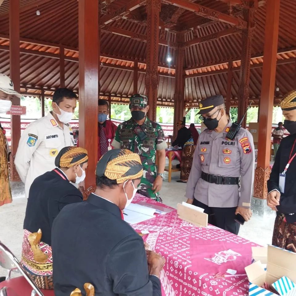 Danramil 02 Nguter Pastikan Hari H Pilkades di Desa Tanjung Kondusif