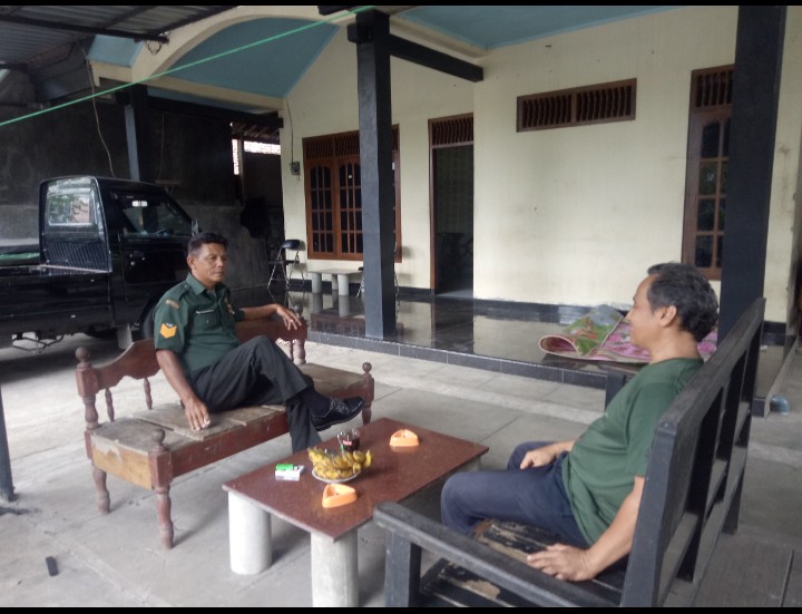 Beginilah Bentuk Kedekatan Babinsa dan Warganya