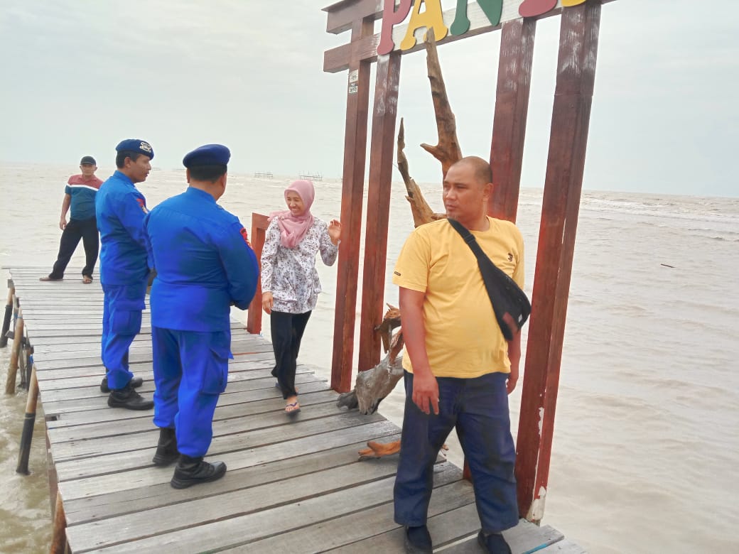 Gelombang Tinggi di Perairan Demak, Kasatpol Air Himbau Masyarakat Agar Hati-hati