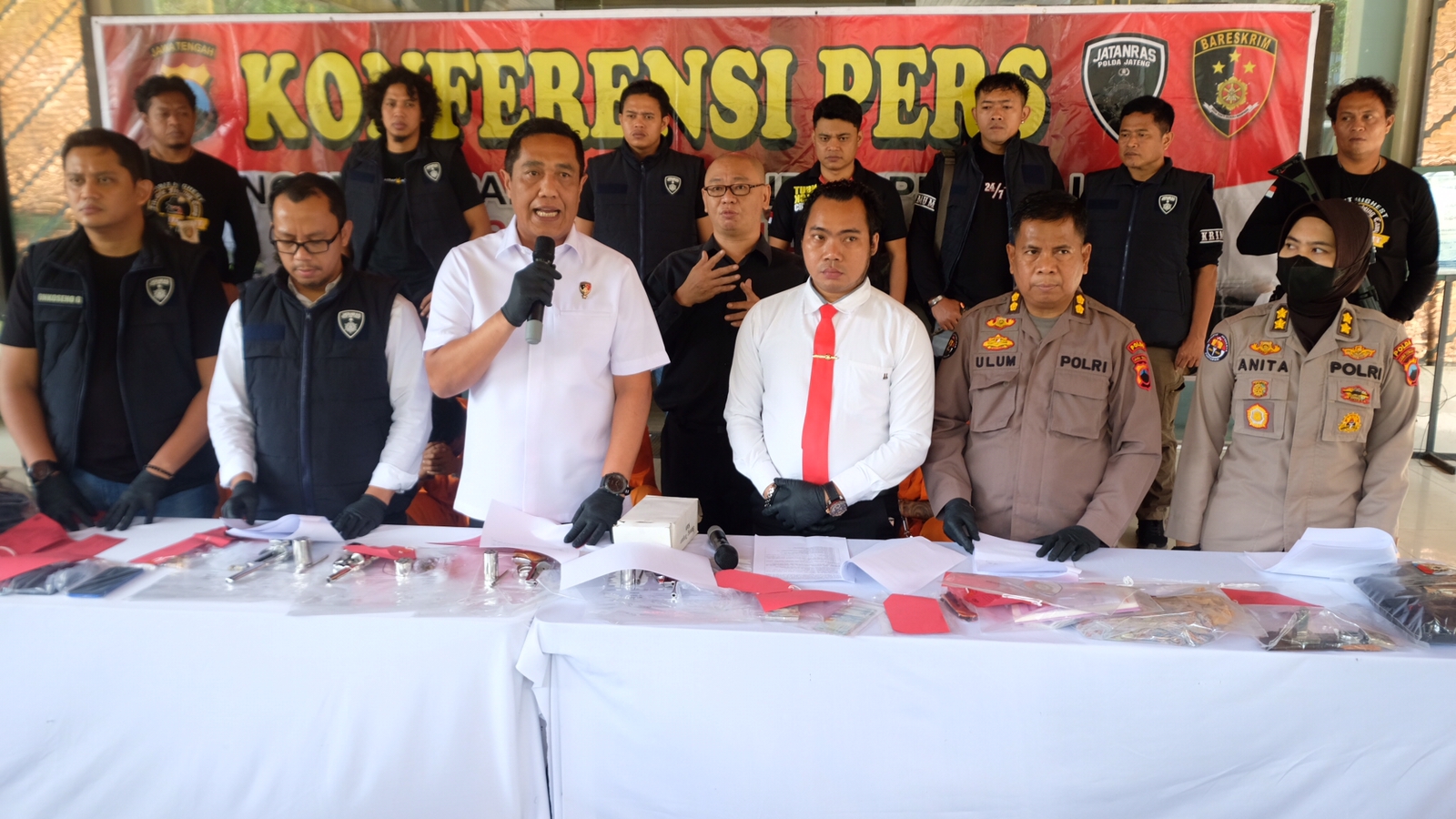 5 Pelaku Curras Bersenpi Ditangkap Tim Gabungan Reskrim Polda Jateng dan Polres Batang