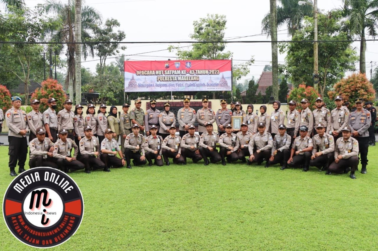 Kapolres Magelang Memberikan Penghargaan Satpam Berprestasi
