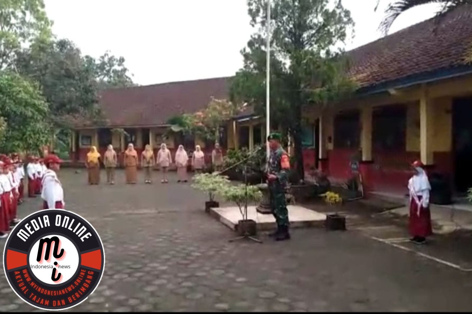 Tumbuhkan Nasionalisme Generasi Muda, Babinsa Jadi Irup Upacara Bendera