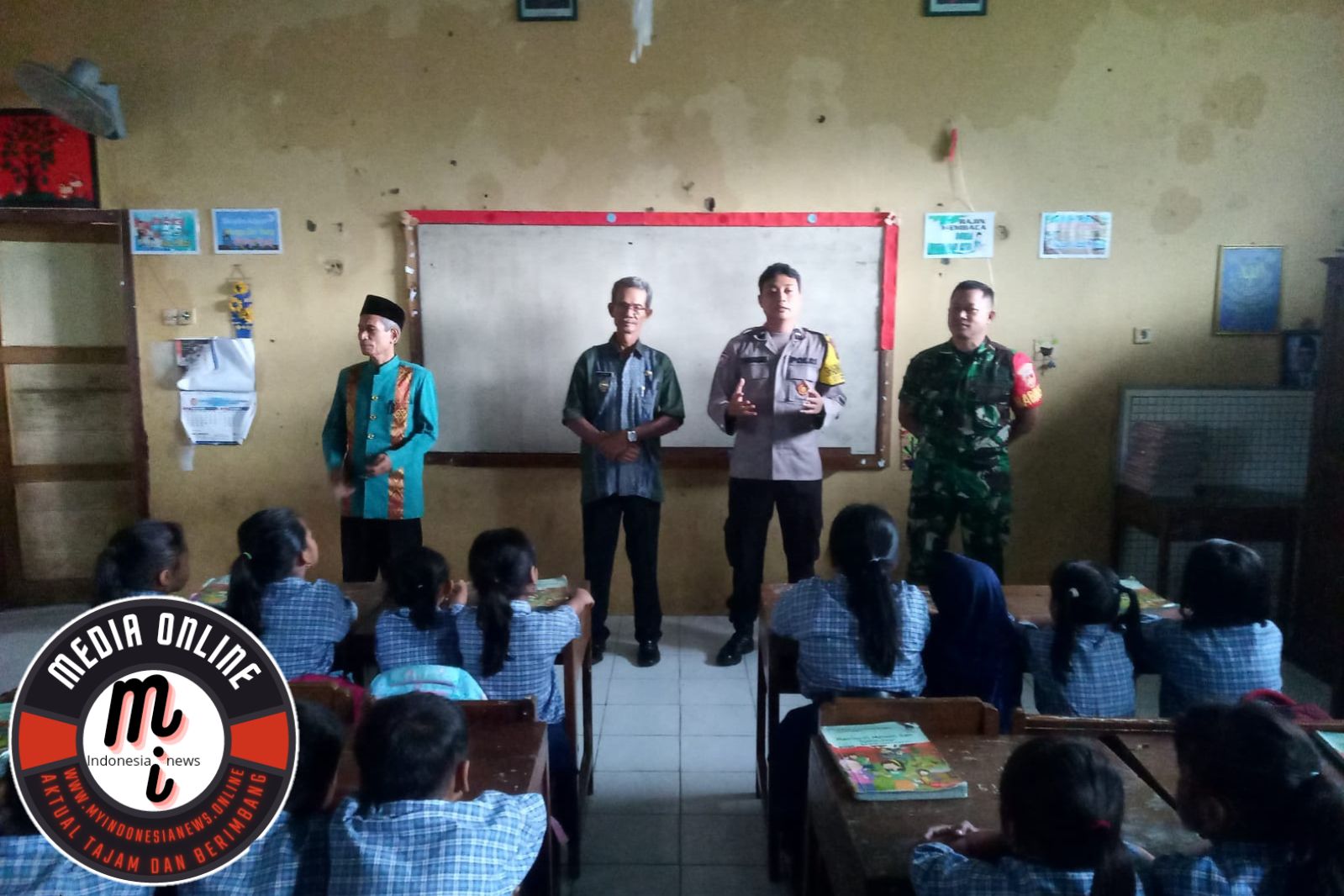 Merespon Isu Penculikan Anak, Babinsa Dan Bhabinkamtibmas Jepara Sambangi Sekolah-Sekolah