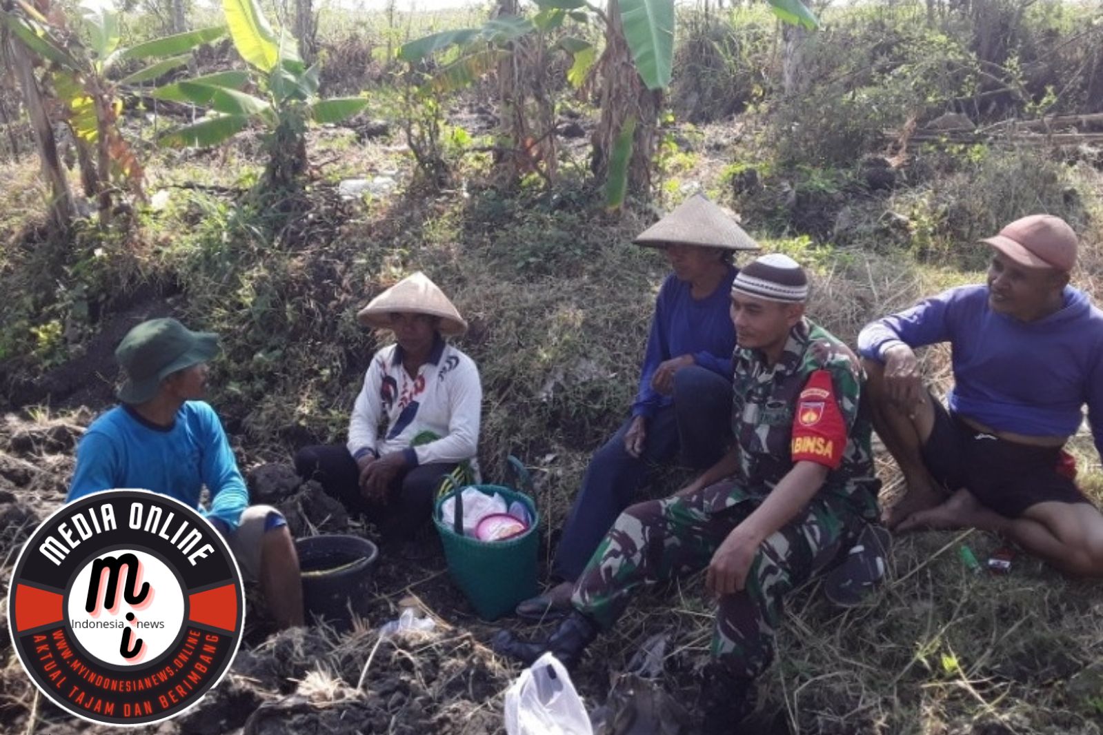 Melalui Komsos, Babinsa Memotivasi Petani Binaan