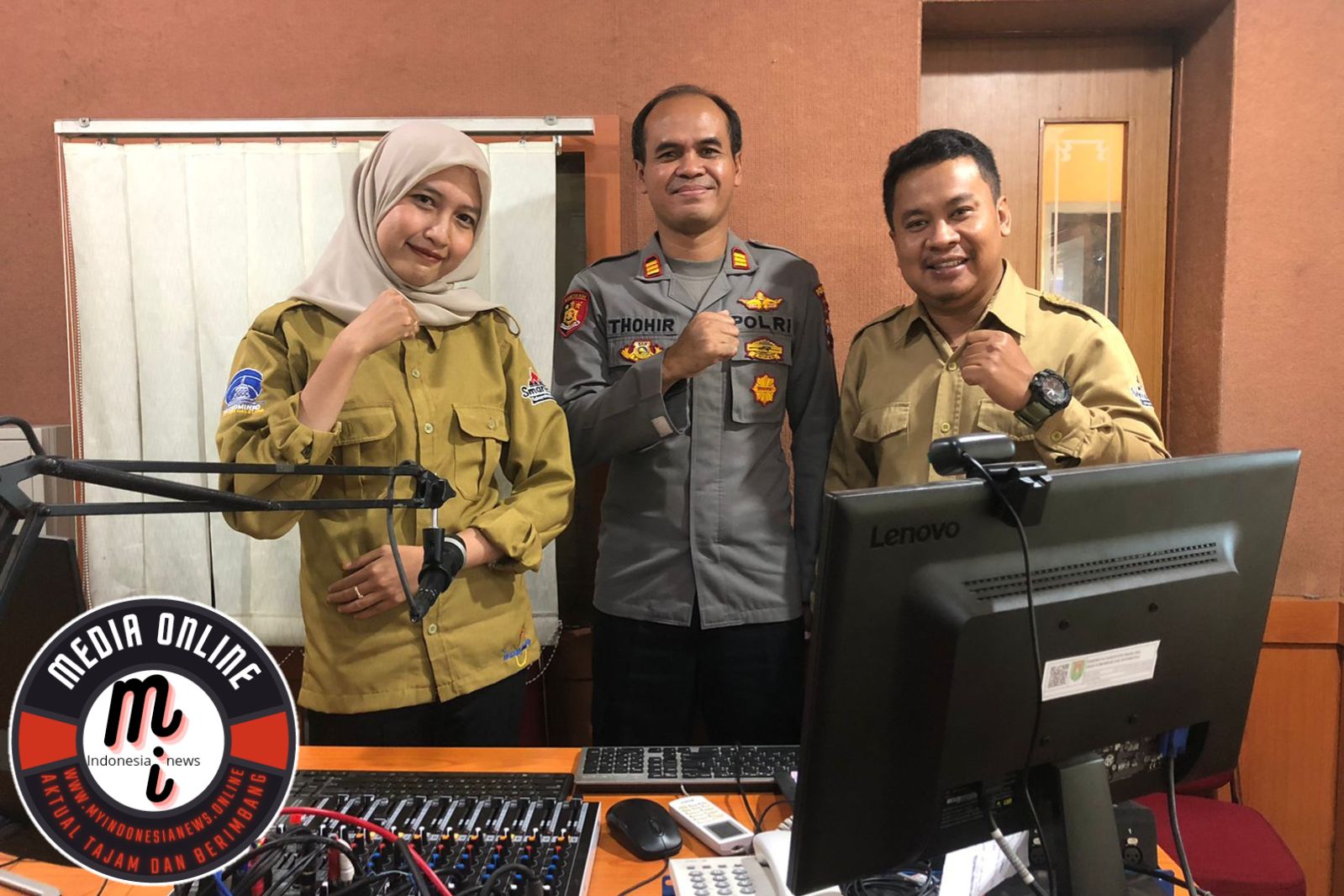 Update News!! Kapolsek Muntilan Sosialisasikan Call Center Layanan 110 Melalui Radio