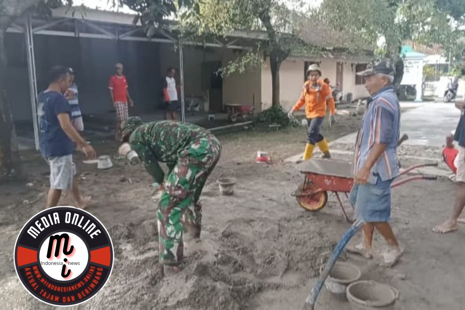 Agenda Jelang Ramadhan Babinsa Kerjabakti Gotong Royong Pengecoran Masjid di Binter