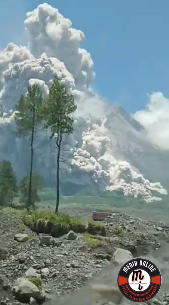 Gunung Merapi Meletus Hari Ini, Warga di Sekitar Kawasan Diminta Waspada