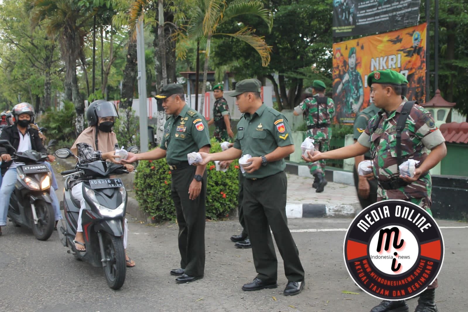 Kodim Sragen Gelar Pembagian Takjil di Bulan Ramadhan untuk Menebar Keberkahan