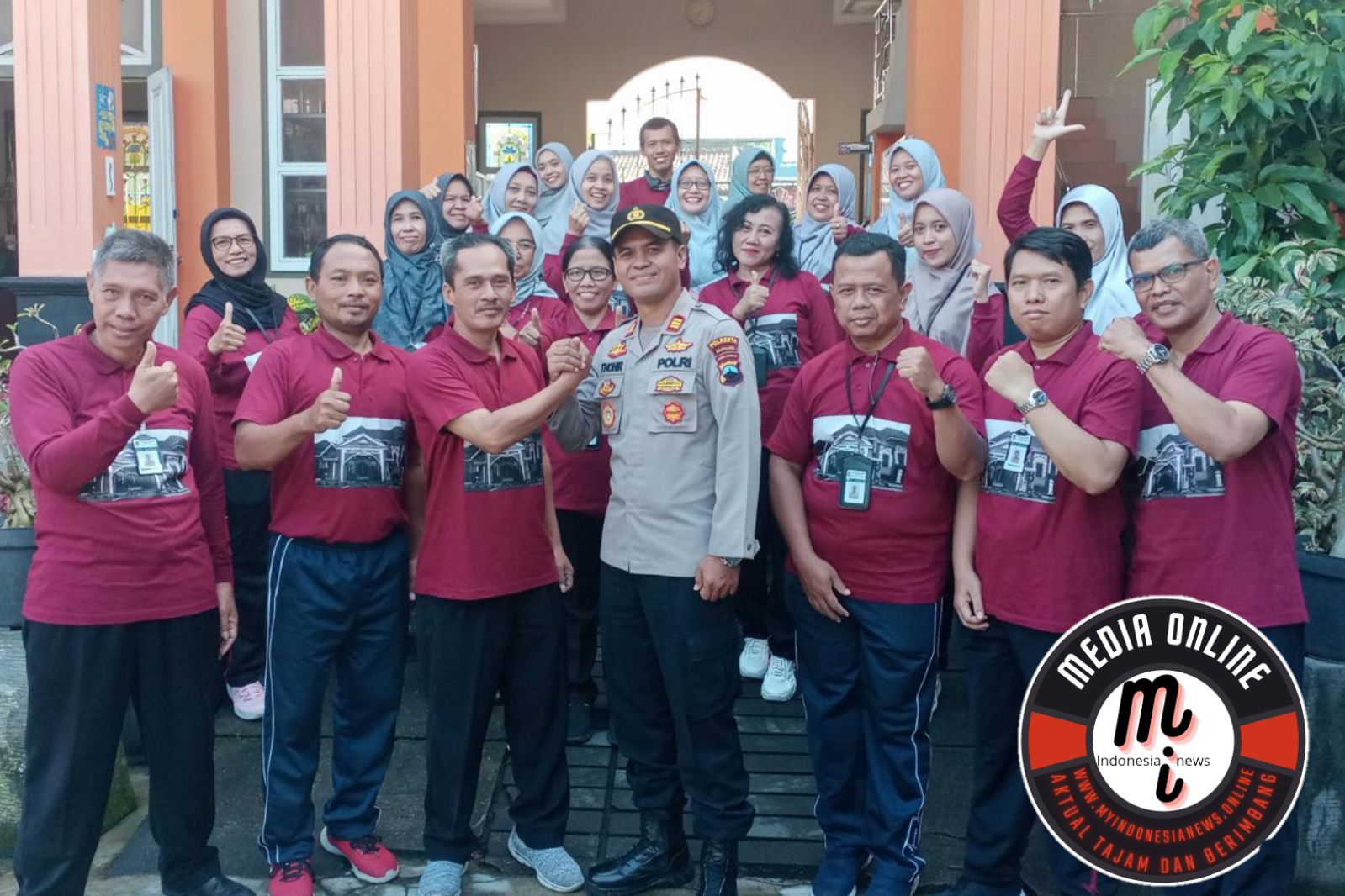 Kapolsek Muntilan Memimpin Apel Kedisiplinan dan Ketertiban Siswa-Siswi SMPN 1 Muntilan