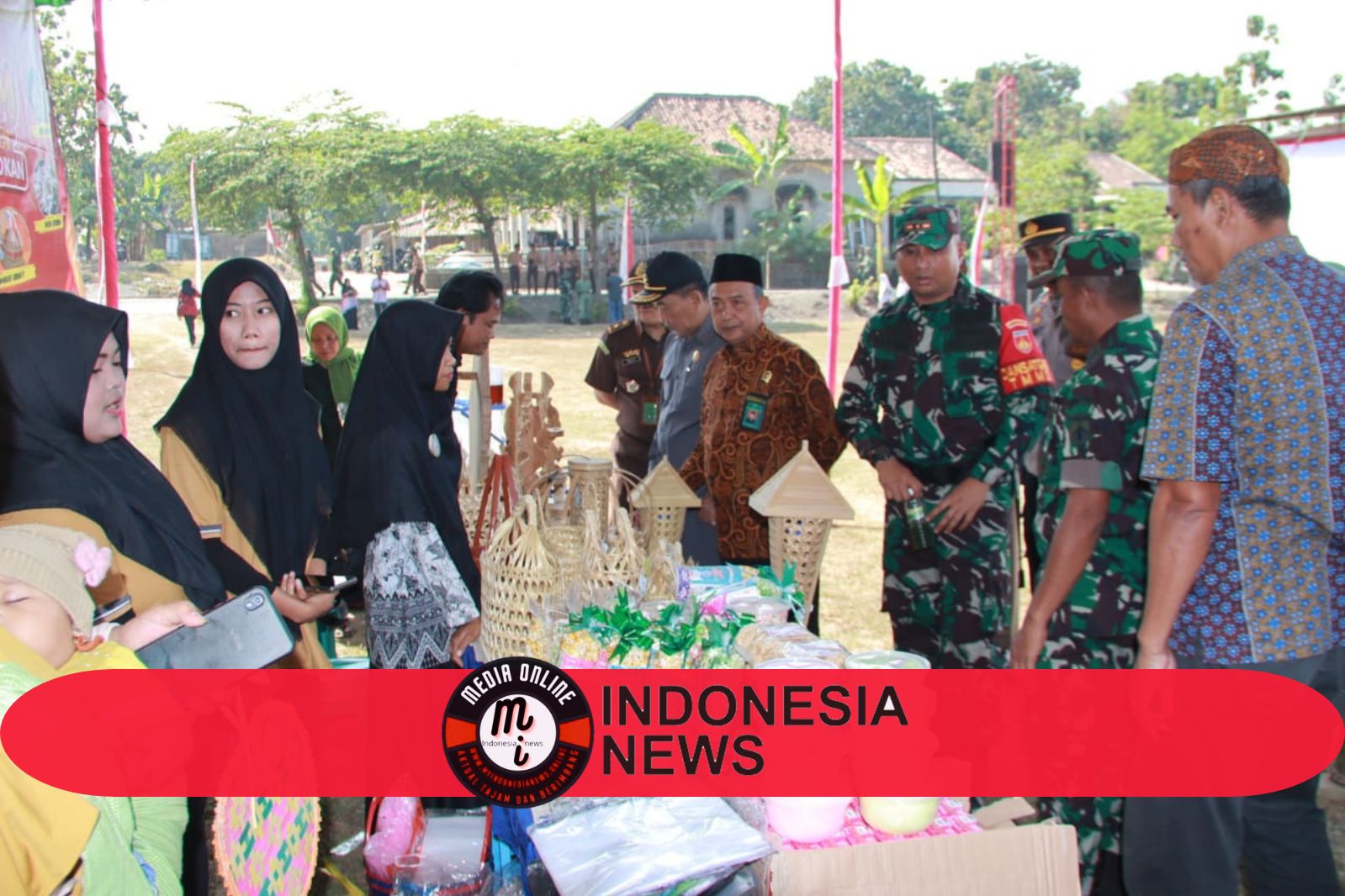 Tutup TMMD, Kodim Sragen Bagikan Paket Sembako dan Nutrisi untuk Masyarakat